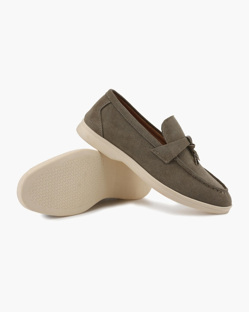 Mocassini da donna in camoscio stile "Old Money"